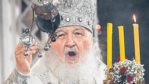 СК предъявил растоптавшему крест блогеру обвинение в хранении детского порно