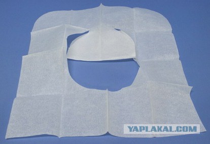 Шутник приклеил к унитазу 40-летнюю женщину