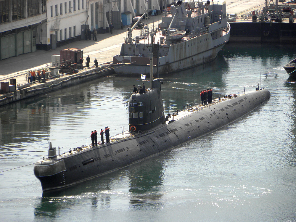 подводное запорожье. подводная лодка запорожье. подводная лодка украины приварена к пирсу. подводная лодка вмсу "запорожье". подводная лодка вмф украины запорожье.