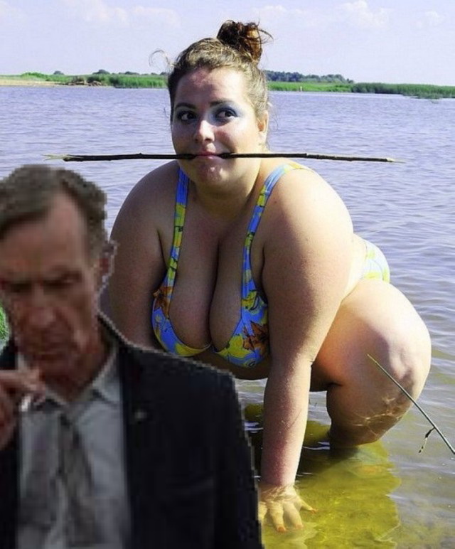 Печальный мужик с сигаретой..