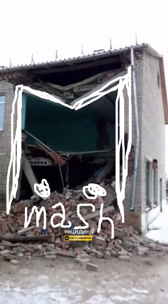 В поселке Чаинка Купинского района Новосибирской области рухнула стена школы после того, как в ней попытались поменять окна