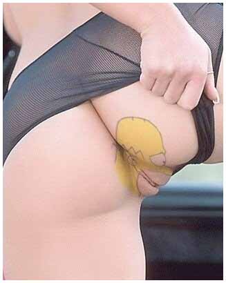 Татуировка прямо на глазу...