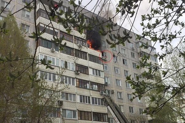 «Больно! Мам, помоги!»: появилось видео крупного пожара в многоэтажке на Стара Загоре