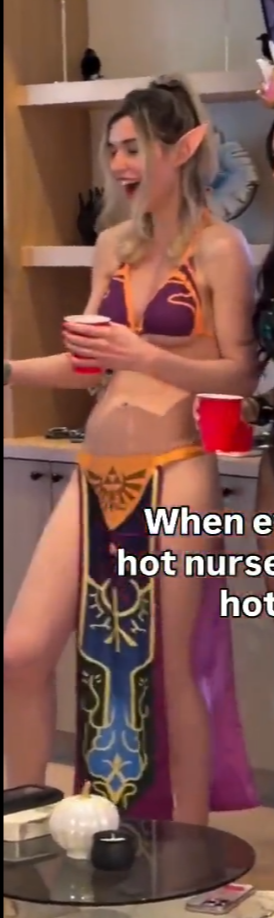 Хотдогерша не понимает, какого лешего она тут делает?