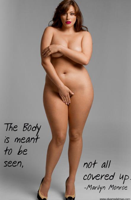 Модель «плюс-сайз» впервые на подиуме