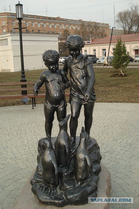 Необычные памятники