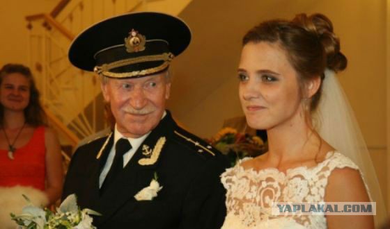 Смешная ушастая девочка из “Ералаша” превратилась в роковую красотку