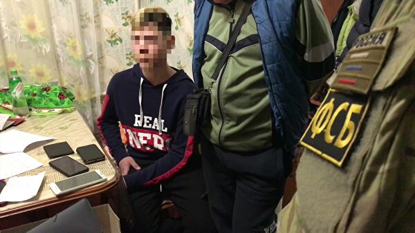 ФСБ пресекла в Керчи теракты, готовившиеся подростками в образовательных учреждениях 