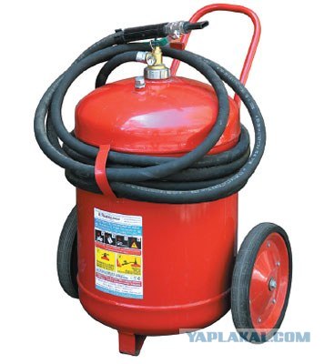 Авто-огнетушитель против костра.
