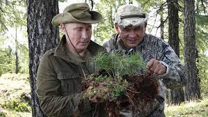 Две семьи. Орбан и Макарон