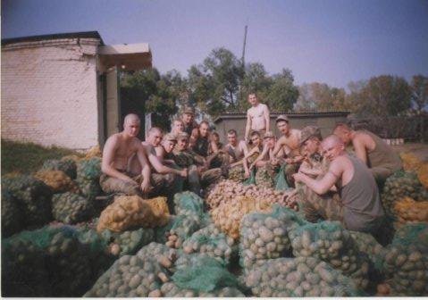 А давайте в честь праздника, выкладывать свои армейские фотки уважаемые яповцы