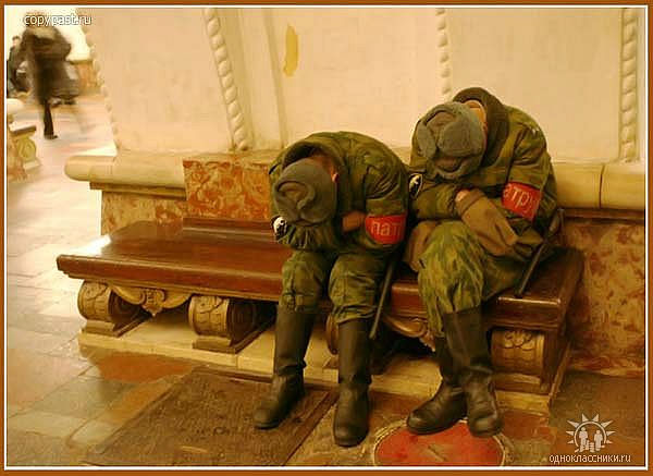 Russian Army - солдаты могут спать везде!