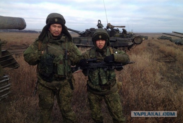 Памятник погибшим танкистам под Луганском