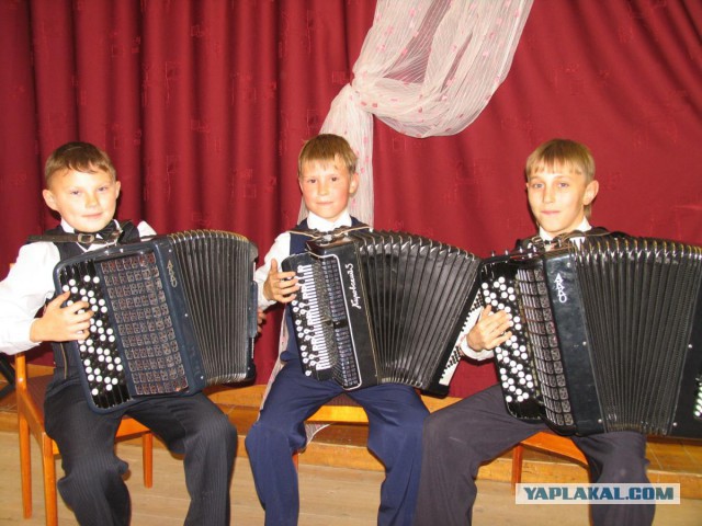 Меня катает дядя без жены и детей!