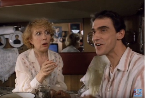 Курс рубля к доллару превысил 70р, к евро 80р