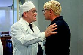 Российское минобороны: крейсер «Москва» затонул при буксировке — из-за повреждений корпуса в условиях шторма