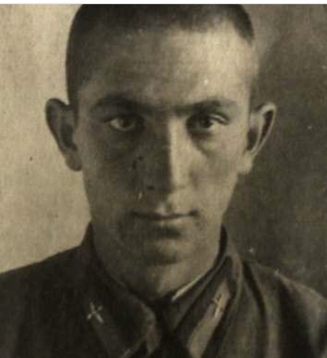 105 лет со дня рождения летчика и композитора Леонида Афанасьева (Гляжу в озера синие...)
