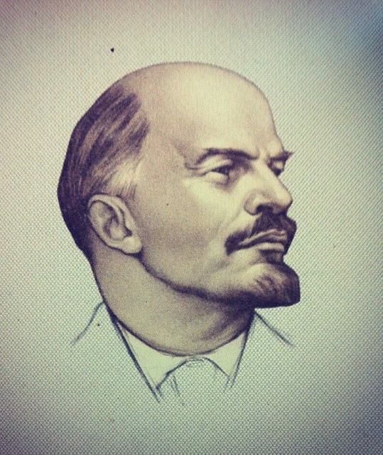 Памятник мертвому Ленину