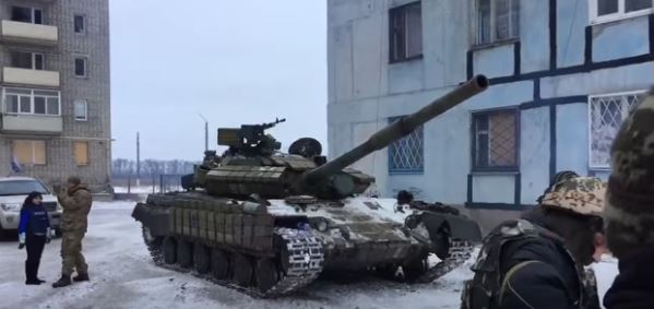 Украинская чиновница сыграла роль благодарной ВСУ жительницы Авдеевки