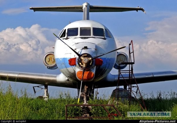 Зачем иранцы поставили на килевой обтекатель Ту-154М нос от американского истребителя?