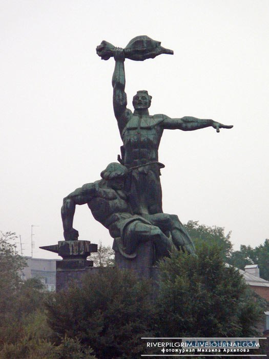 Пошлые советские скульптуры