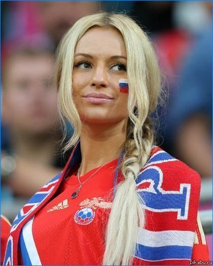 Самые красивые болельщицы 2013 года