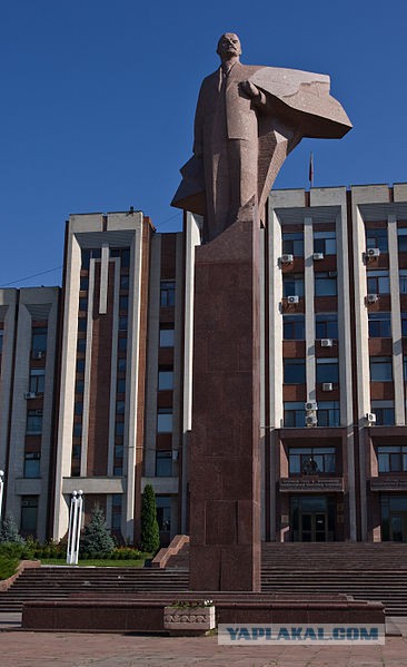 Родину-мать уже не спасти от варваров!