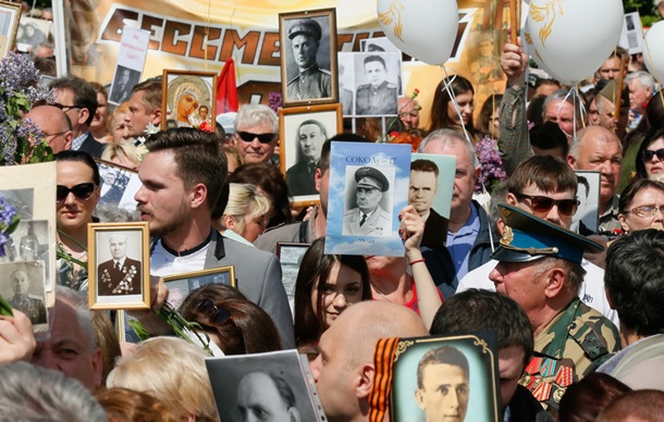 В Славянске облили зеленкой героя Великой Отечественной войны