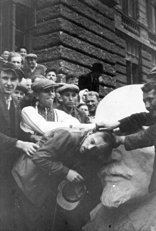 В Госдуме призвали демонтировать мавзолей Ленина