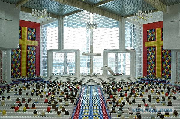 Грандиозные сооружения из LEGO