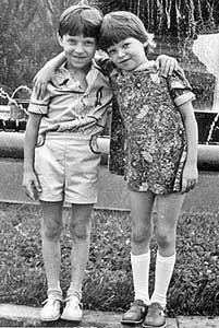 Знаменитости в детстве. Фото из домашних архивов