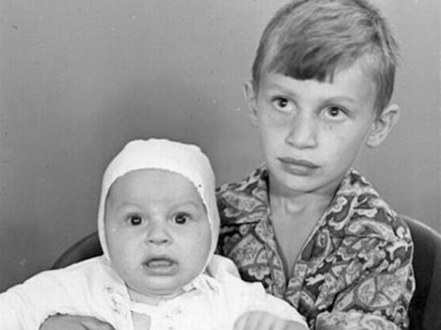 Звёзды кино и эстрады в детстве и сейчас