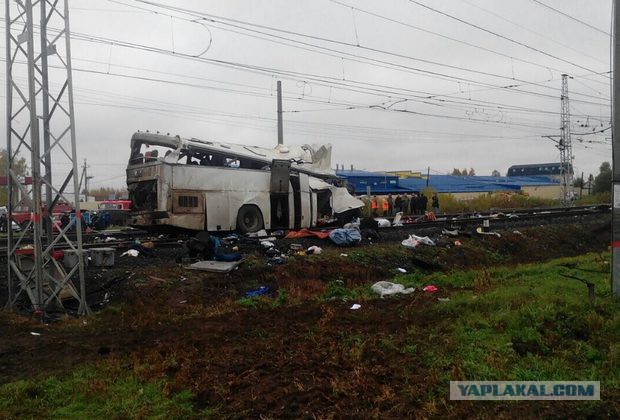 Не менее 16 человек погибли в ДТП с участием пассажирского автобуса и поезда на станции Покров Владимирской области