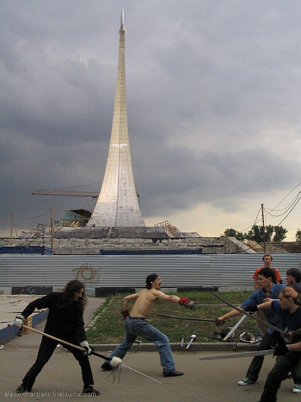 Побывал в Москве - такую дырищу еще поискать...