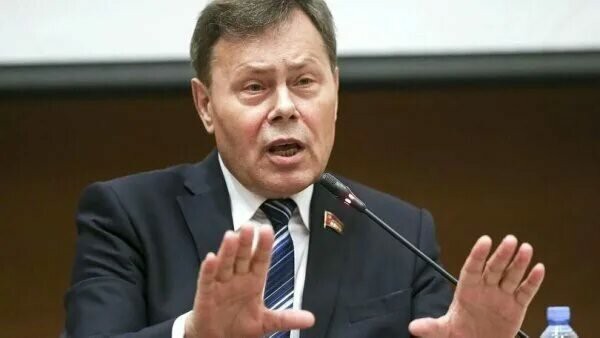 Отключать интернет по выходным или на неделю хотят в России