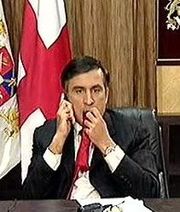 Митингующие в Киеве штурмуют здание Рады