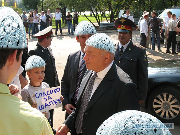 Фотожаба: Лужков и Мальчик