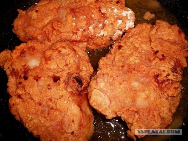 «Ишь грудь выпячила, бёдрами виляет, - Курица!», совместный пост  - Frau Marta и Mitsv