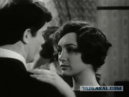 Человек в проходном дворе