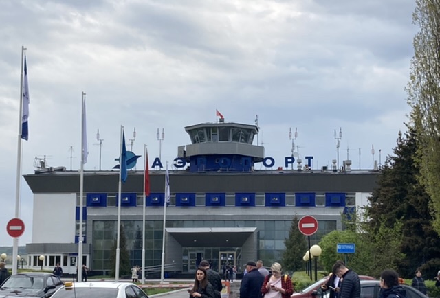 Хитрая сестра живет для себя, а для старости племянники есть