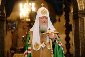 Металлолом из машин заполонил улицы Сочи после потопа