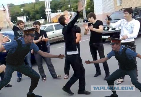 Школьники и полицай