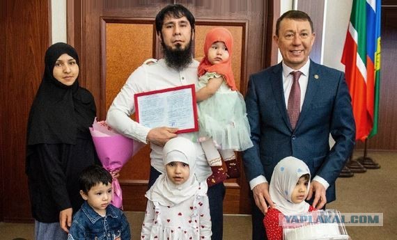 В Госдуме внесли законопроект о присвоении статуса "Ветеран труда" многодетным матерям