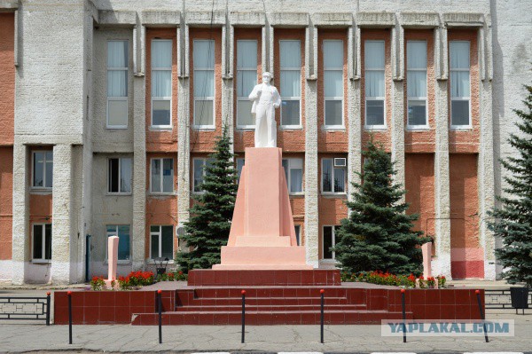 Памятники Ленину