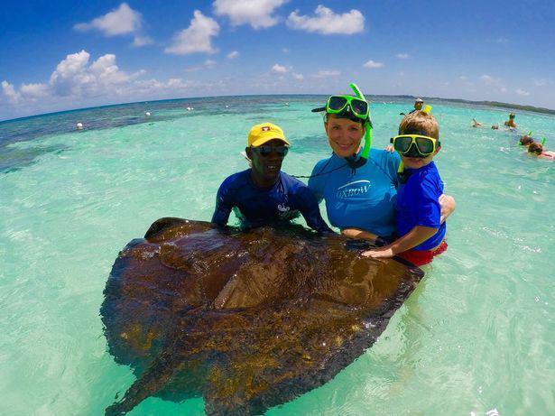 Решили пожить в кайф: пара с двумя детьми продала все имущество и отправилась в путешествие