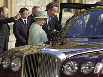 Королевский Bentley сломался в центре Лондона