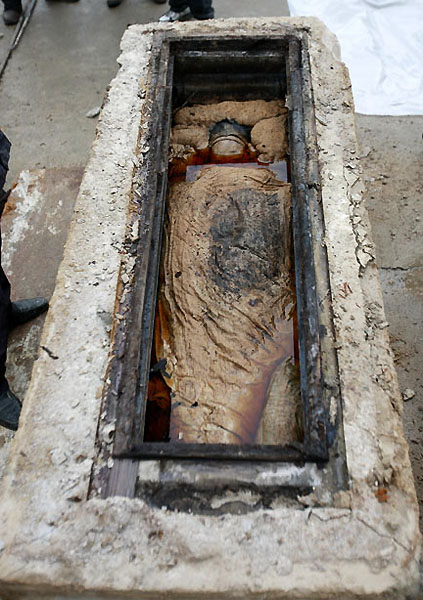 Китайские строители нашли на стройке... мумию!