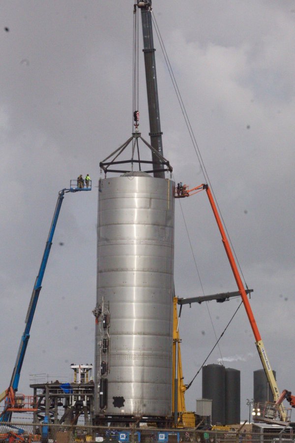 Топливный бак SpaceX Starship разорвался во время испытаний, но это никого не удивило