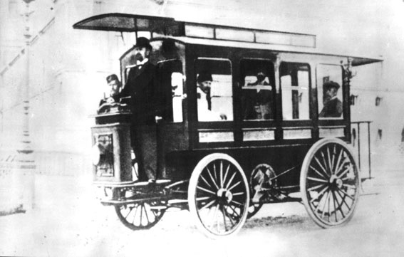 Международная автомобильная выставка в Михайловском манеже. 1913г.