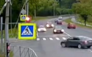 Приора пролетает на красный